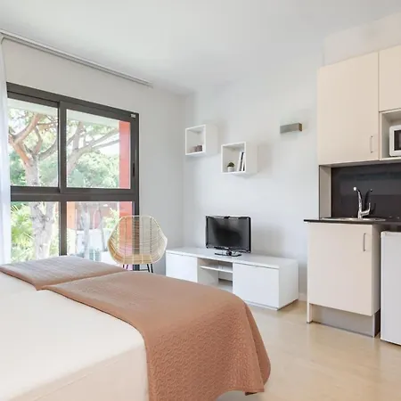 Royal Marina Gardens Apartment *